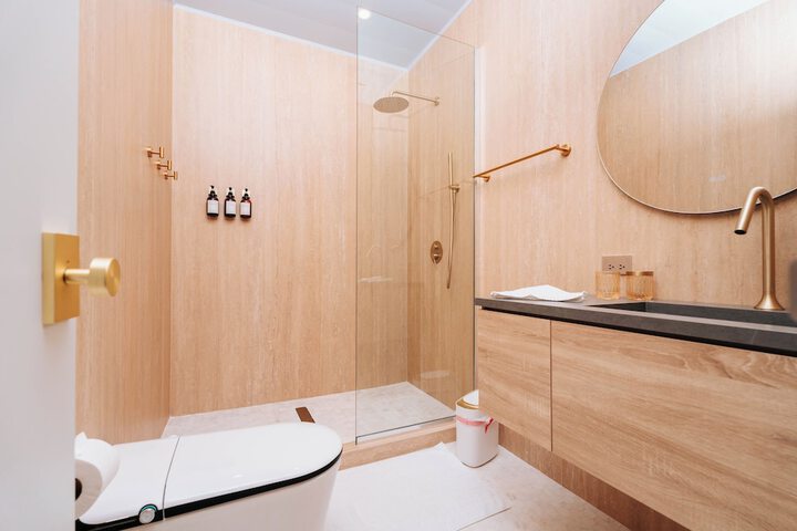 Room 43 of 76