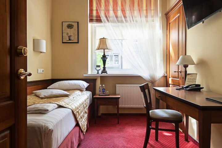 Room 26 of 47