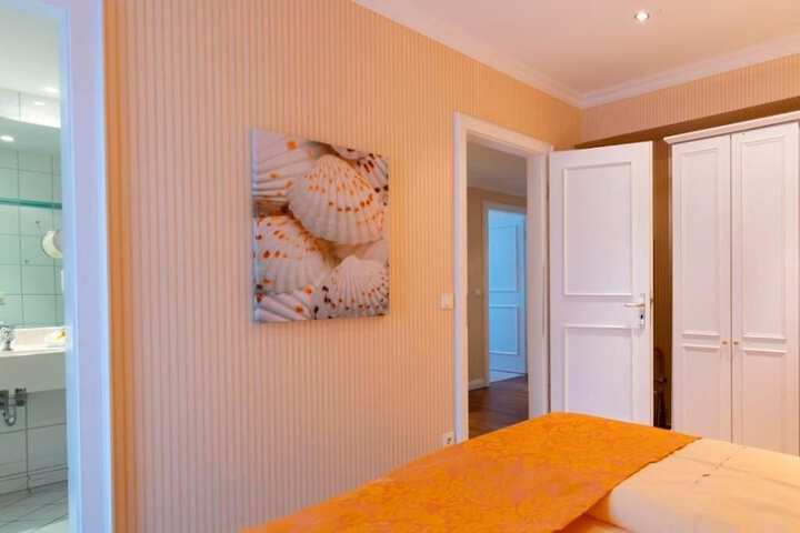 Room 15 of 70