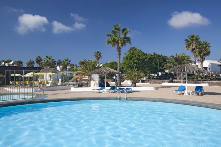 Hotel Pool