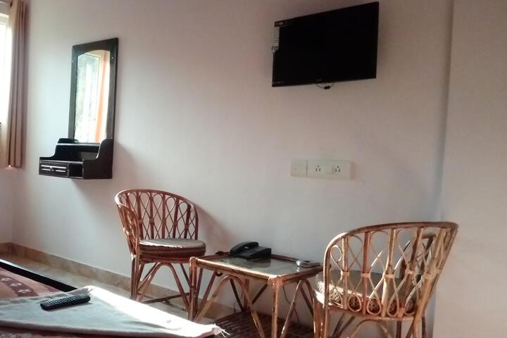 Room 2 of 6