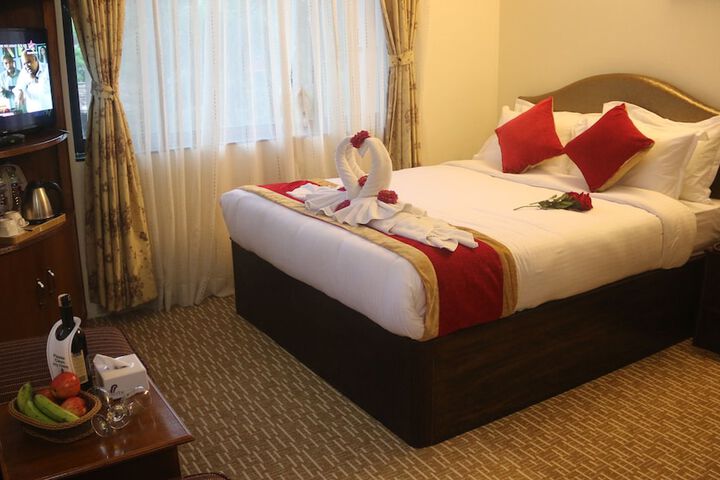 Room 1 of 6