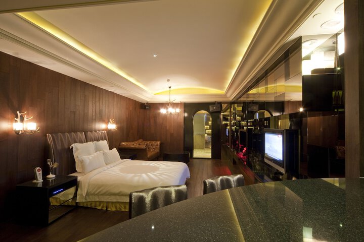 Room 4 of 55