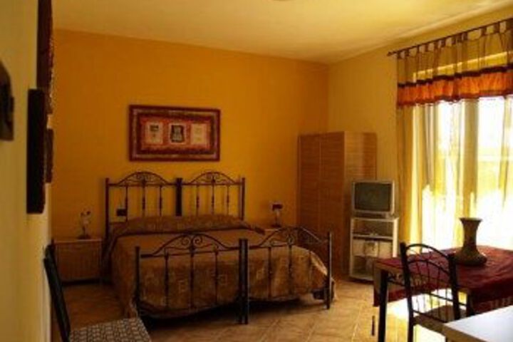Room 12 of 28