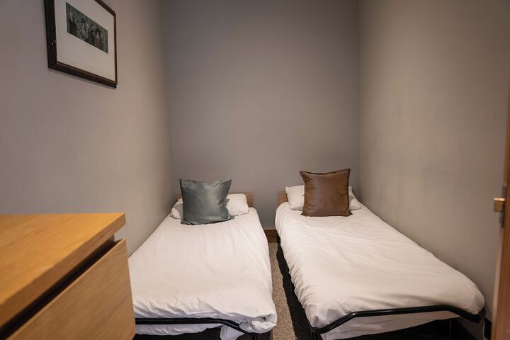 Room 22 of 98