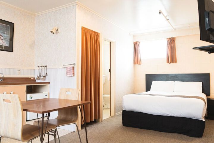 Room 5 of 34
