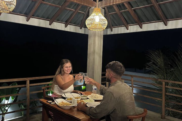 Dining 31 of 52