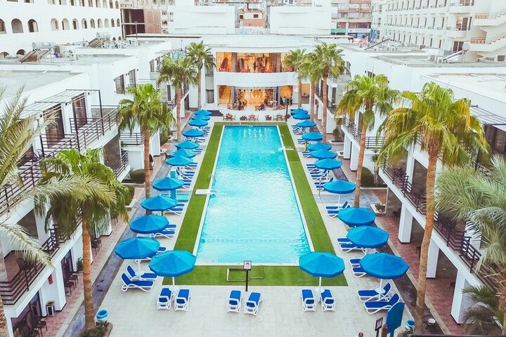 Pool 20 of 45