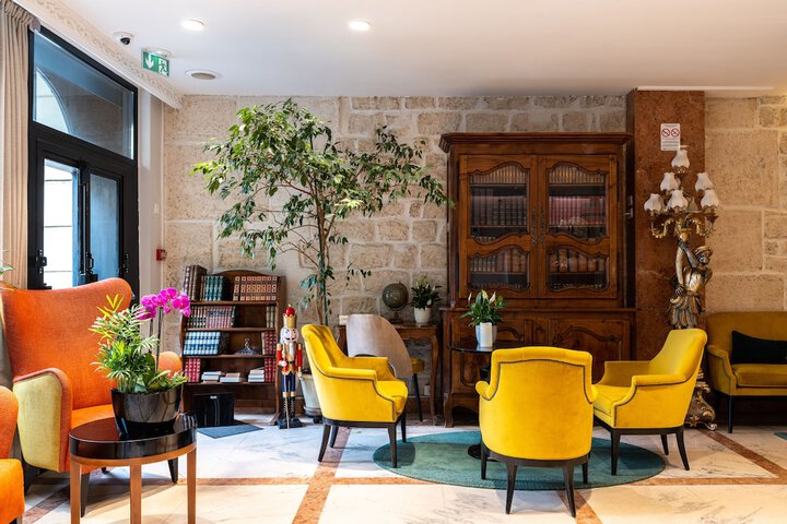 Hotel Interior 11 of 95