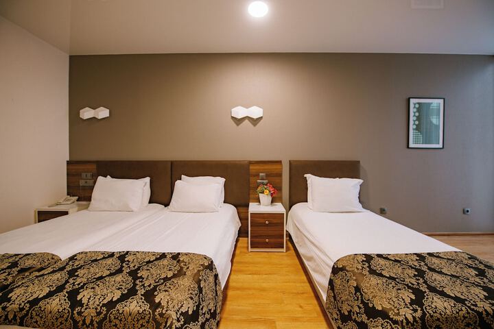 Room 3 of 61