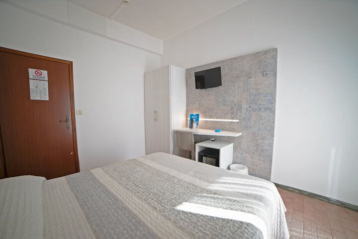 Room 28 of 85