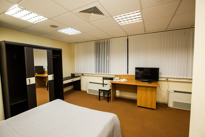 Room 8 of 35