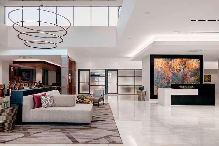 Lobby lounge