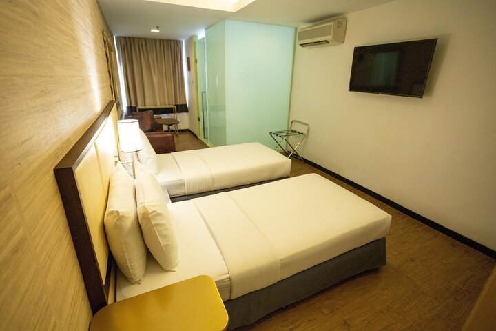 Room 30 of 110