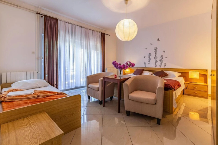 Room 3 of 22