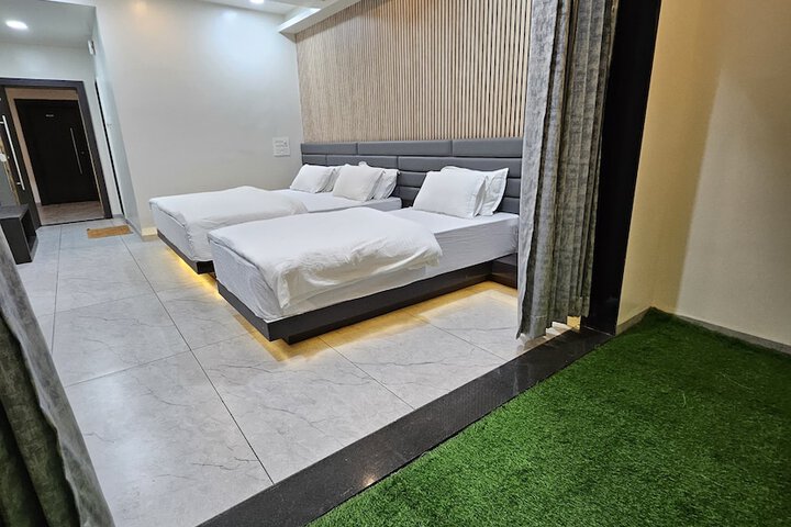 Room 18 of 36
