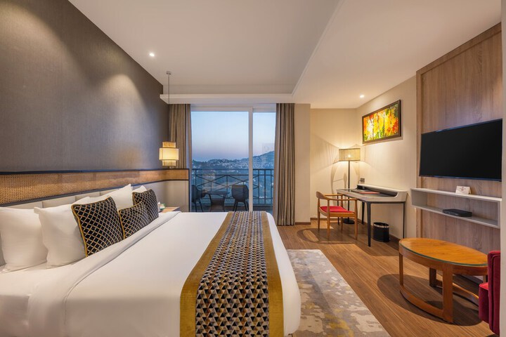 Room 25 of 51