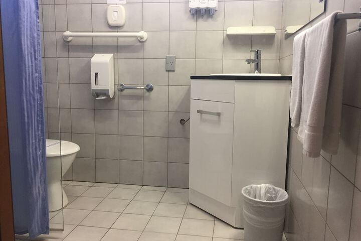 Room 27 of 36
