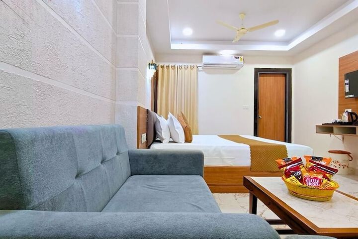 Room 14 of 74