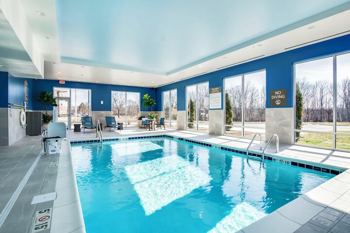 Pool image of Hampton Inn & Suites by Hilton Louisville East Oxmoor