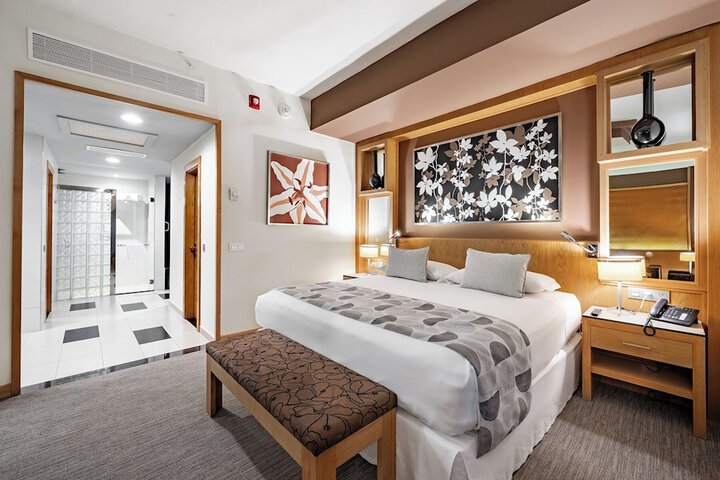Room 14 of 110