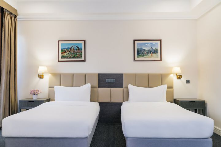 Room 28 of 129