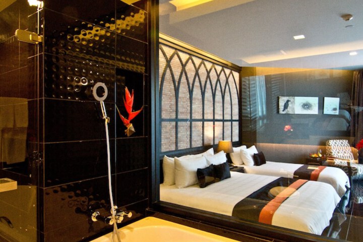 Room 3 of 89