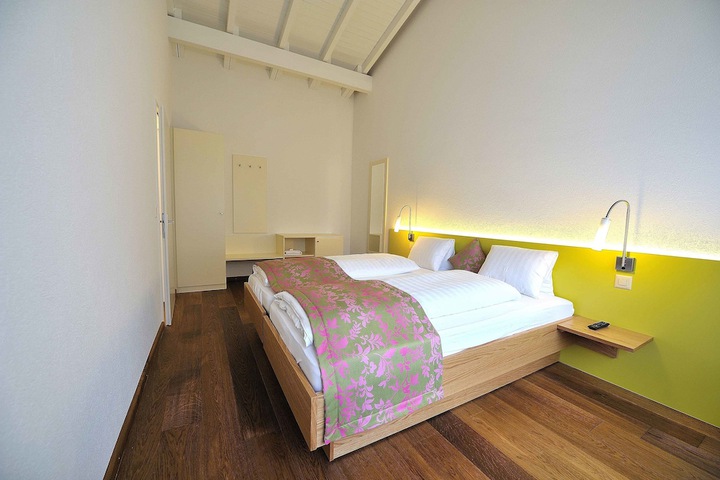 Room 3 of 43