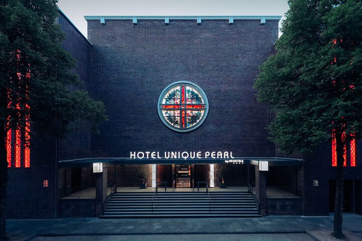 Hotel 55 of 56