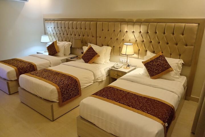 Room 29 of 235