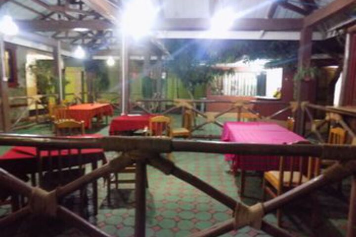 Lounge 19 of 67