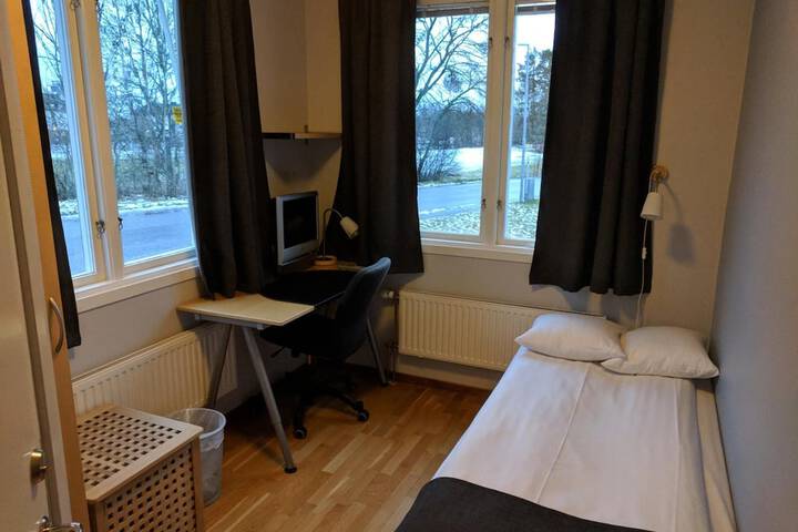Room 6 of 35