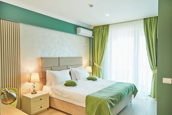 Room 25 of 100