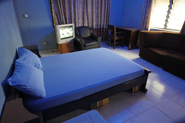 Room 3 of 7