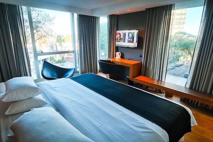 Room 52 of 90