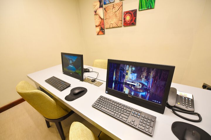 Business Center 41 of 49