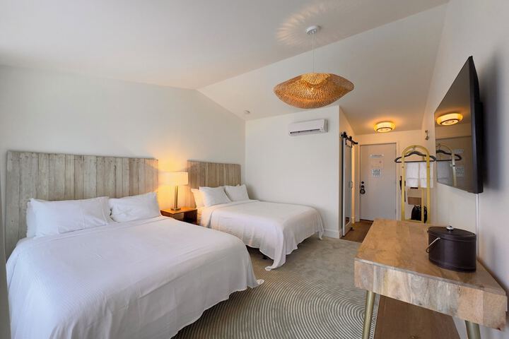 Room 43 of 85