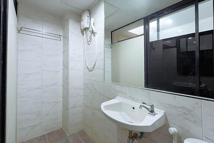 Room 2 of 16