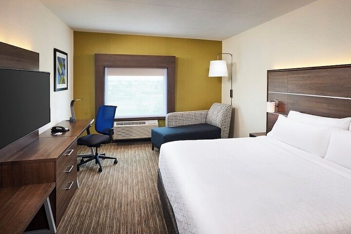 Room 5 of 42