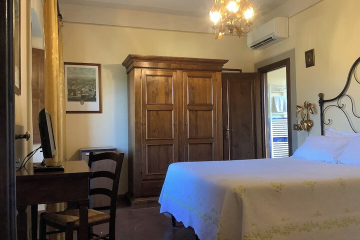 Room 20 of 147