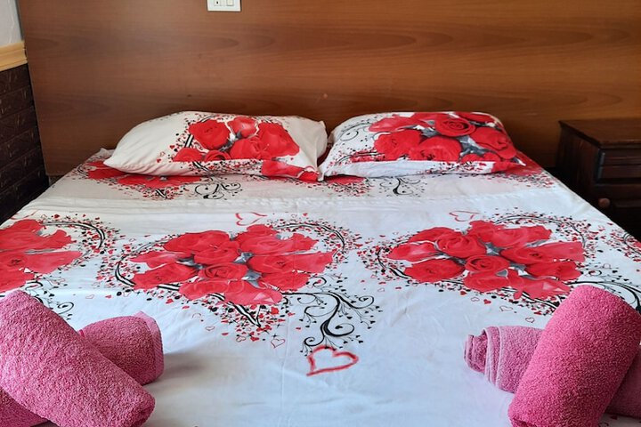 Room 13 of 37