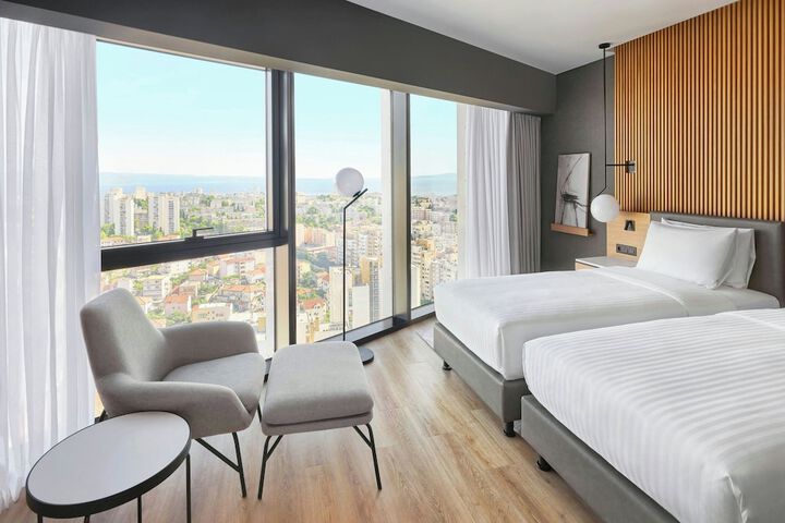 Room 19 of 75