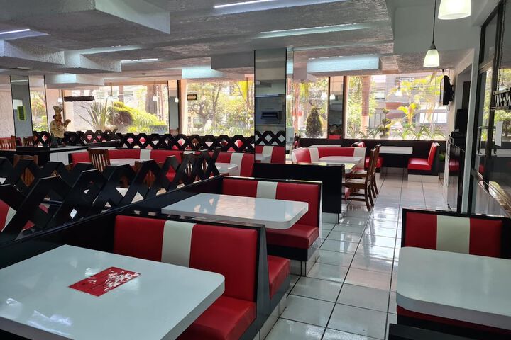 Dining 46 of 55
