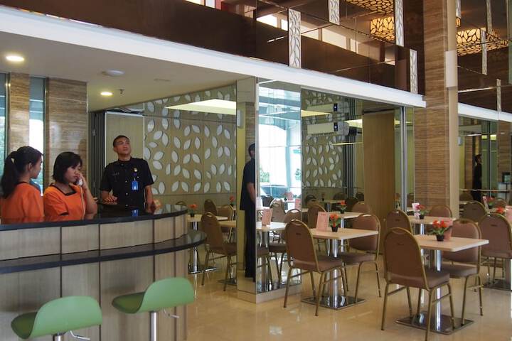 Hotel Lobby