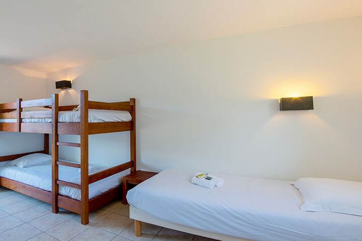 Room 12 of 73