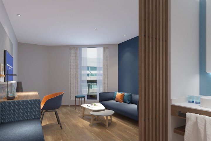 Room 4 of 20