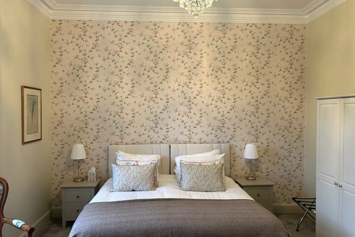 Room 17 of 158
