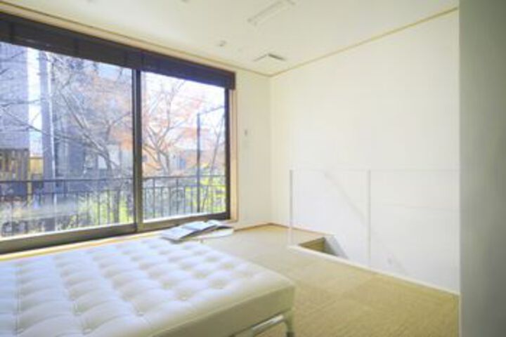 Room 42 of 48