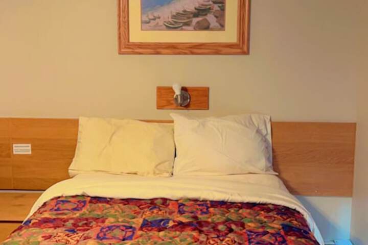 Room 5 of 18