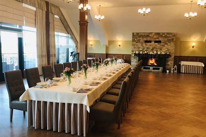 Ballroom/Hall 22 of 32